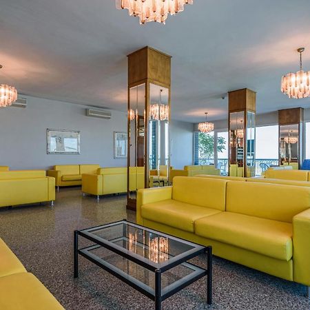 Hotel Majestic Bellaria-Igea Marina Esterno foto