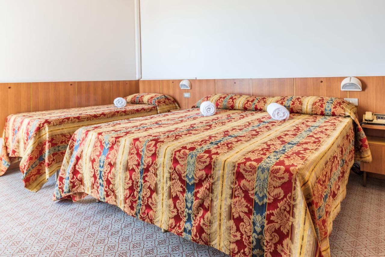 Hotel Majestic Bellaria-Igea Marina Esterno foto